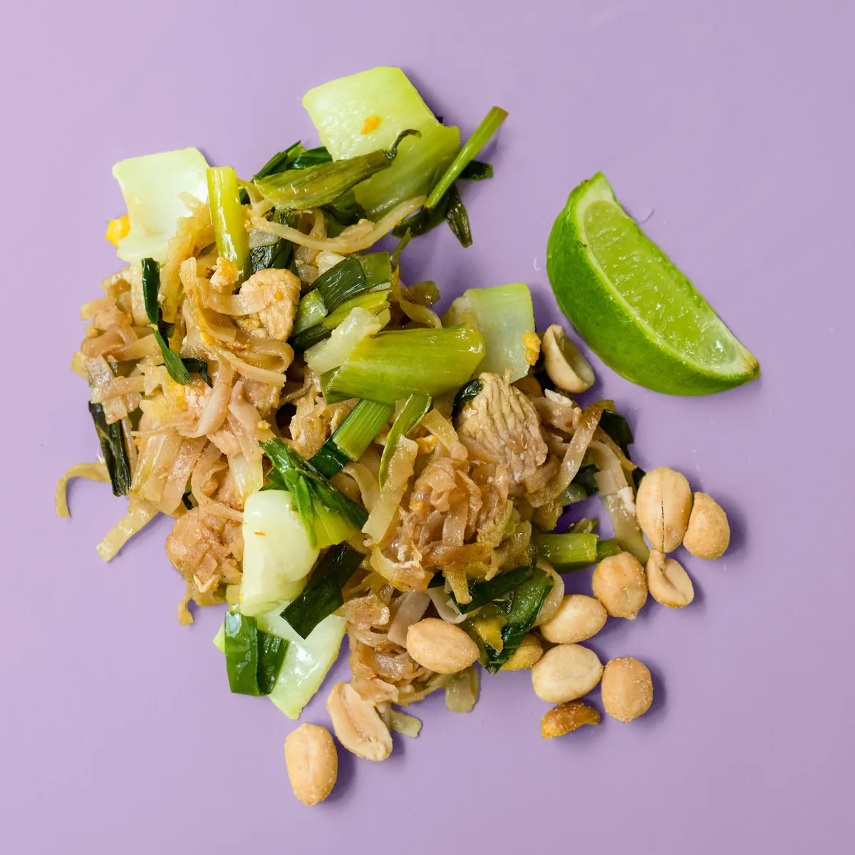 snabb nudelsallad med jordnötssås